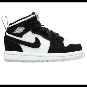 2 toodler nike air Jordans & Air Force ones